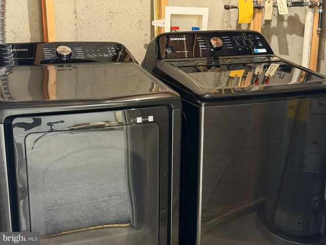 12044 CHESTNUT GLEN RD, Clarksburg, MD 20871