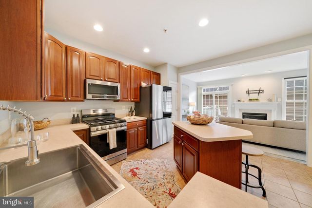 12044 CHESTNUT GLEN RD, Clarksburg, MD 20871