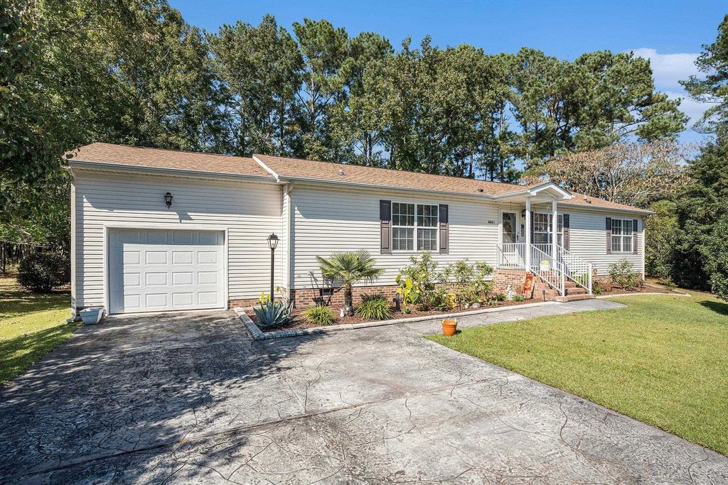 4441 Manitook Dr., Little River, SC 29566