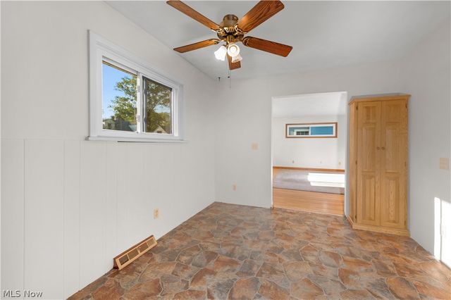 128 Forest Boulevard, Avon Lake, OH 44012