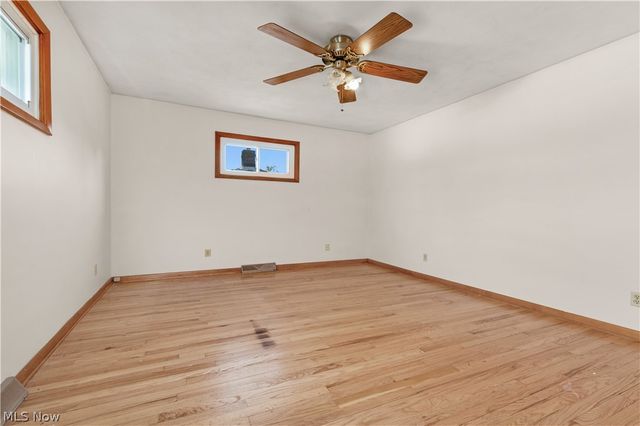 128 Forest Boulevard, Avon Lake, OH 44012
