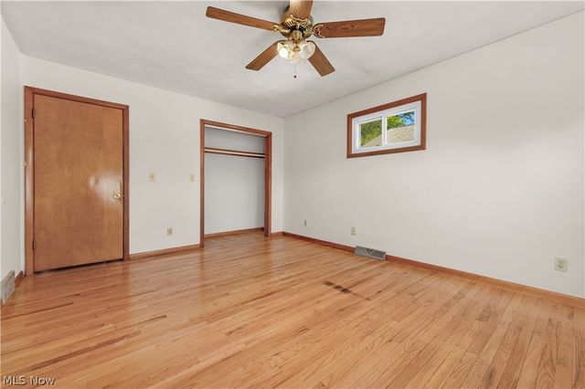 128 Forest Boulevard, Avon Lake, OH 44012