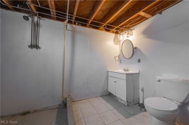 128 Forest Boulevard, Avon Lake, OH 44012