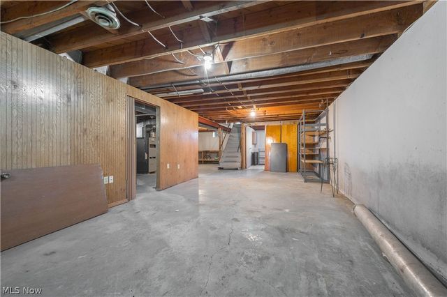 128 Forest Boulevard, Avon Lake, OH 44012