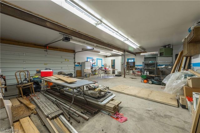 128 Forest Boulevard, Avon Lake, OH 44012
