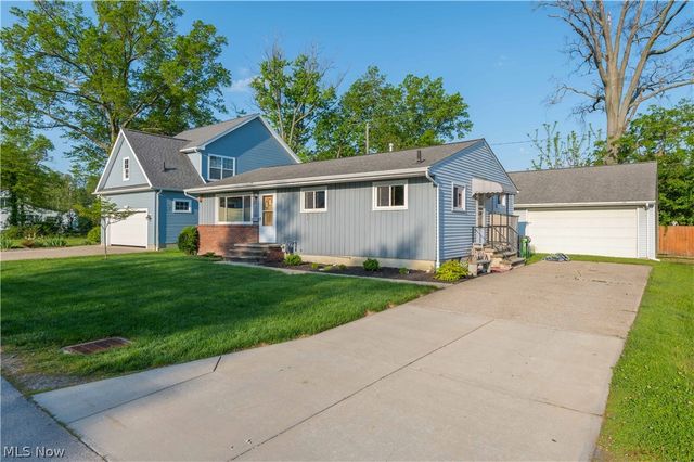 128 Forest Boulevard, Avon Lake, OH 44012