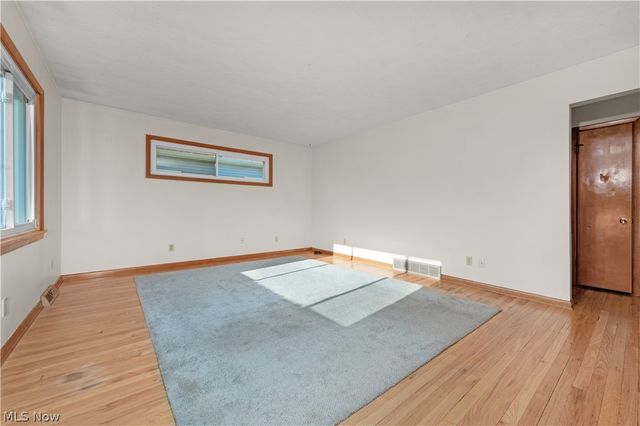 128 Forest Boulevard, Avon Lake, OH 44012