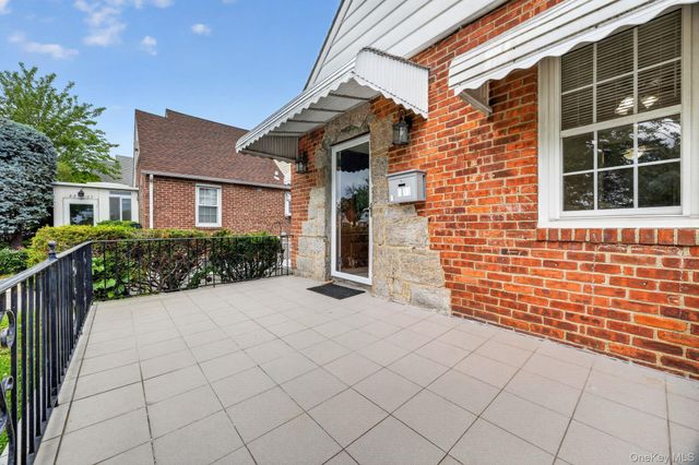 8311 Little Neck Parkway, Glen Oaks, NY 11004