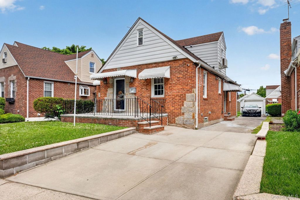 8311 Little Neck Parkway, Glen Oaks, NY 11004