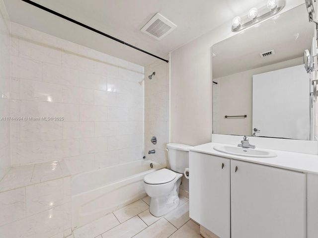 2740 SW 28th Ter 508, Miami, FL 33133