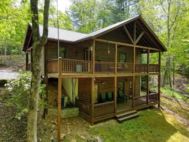215 The Woods Road, Mineral Bluff, GA 30559