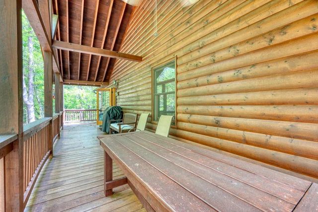 215 The Woods Road, Mineral Bluff, GA 30559
