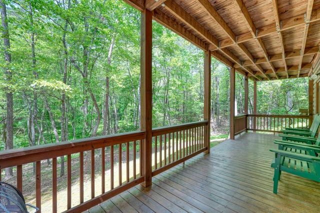 215 The Woods Road, Mineral Bluff, GA 30559