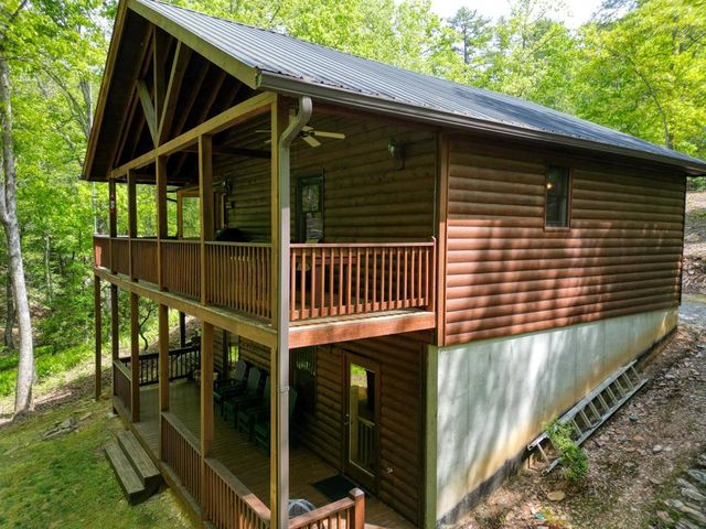 215 The Woods Road, Mineral Bluff, GA 30559