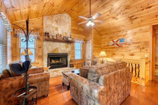 215 The Woods Road, Mineral Bluff, GA 30559