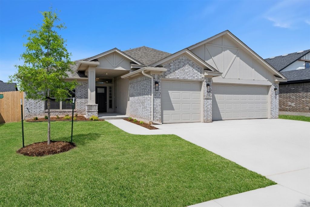 13325 SW 8th Street, Yukon, OK 73099