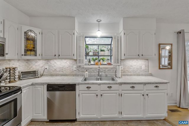 8 LOBLOLLY RD, Palmyra, VA 22963