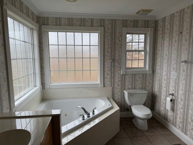 368 Stillwater Drive, Paris, TN 38242