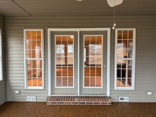 368 Stillwater Drive, Paris, TN 38242