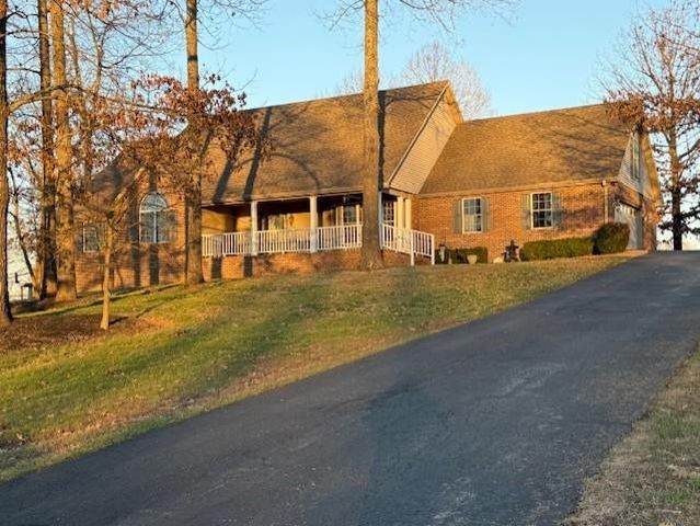 368 Stillwater Drive, Paris, TN 38242