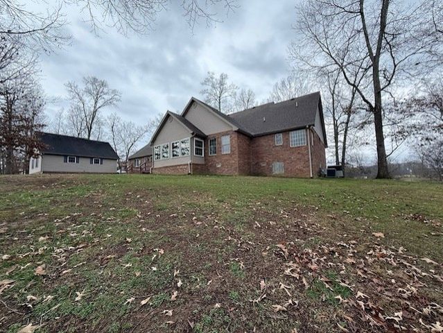368 Stillwater Drive, Paris, TN 38242