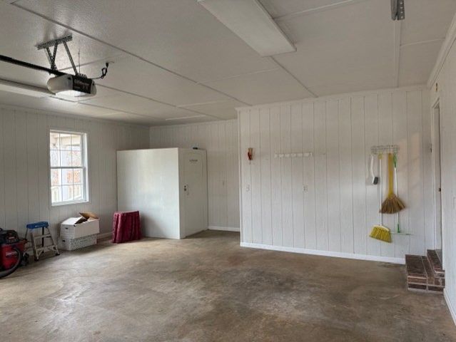 368 Stillwater Drive, Paris, TN 38242