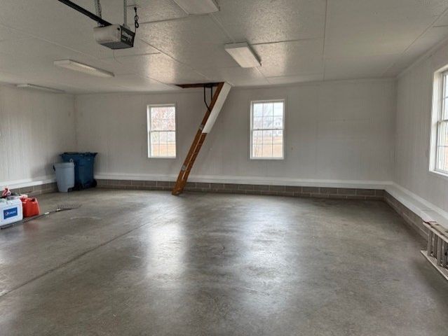 368 Stillwater Drive, Paris, TN 38242