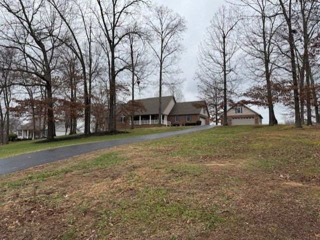 368 Stillwater Drive, Paris, TN 38242