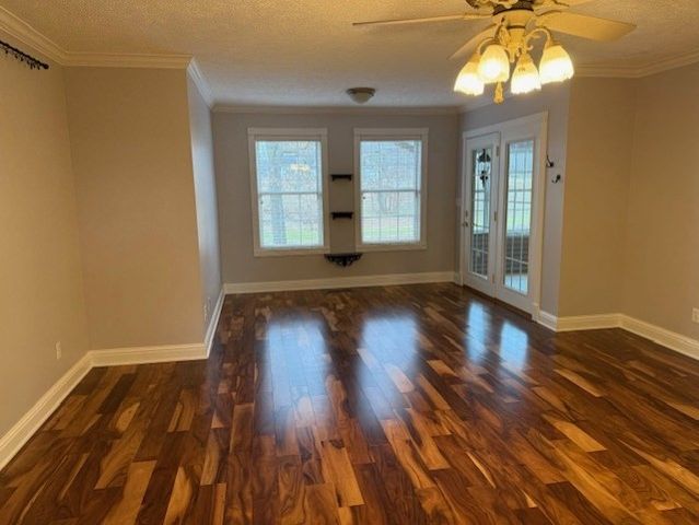 368 Stillwater Drive, Paris, TN 38242