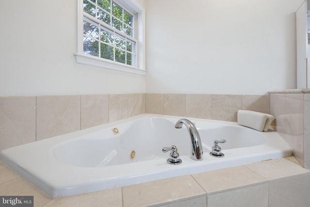 492 HARMON RD, Philadelphia, PA 19128