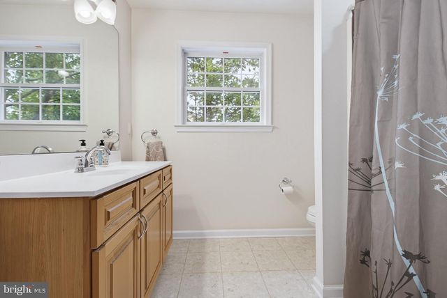 492 HARMON RD, Philadelphia, PA 19128