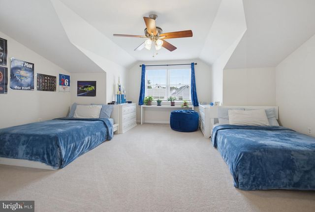 492 HARMON RD, Philadelphia, PA 19128