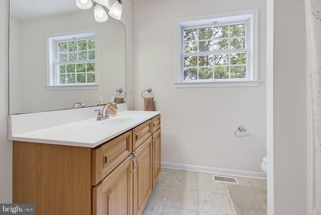 492 HARMON RD, Philadelphia, PA 19128