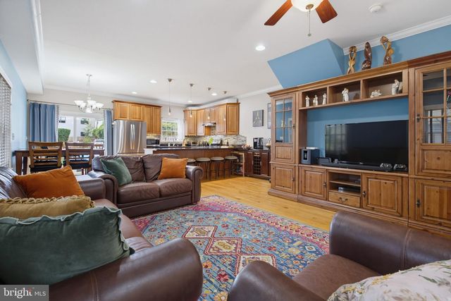 492 HARMON RD, Philadelphia, PA 19128