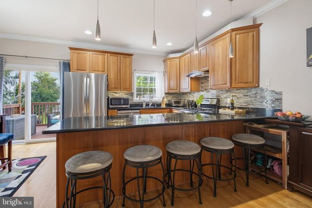 492 HARMON RD, Philadelphia, PA 19128