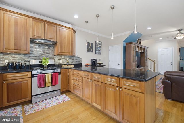 492 HARMON RD, Philadelphia, PA 19128