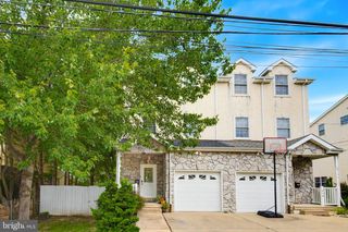 492 HARMON RD, Philadelphia, PA 19128