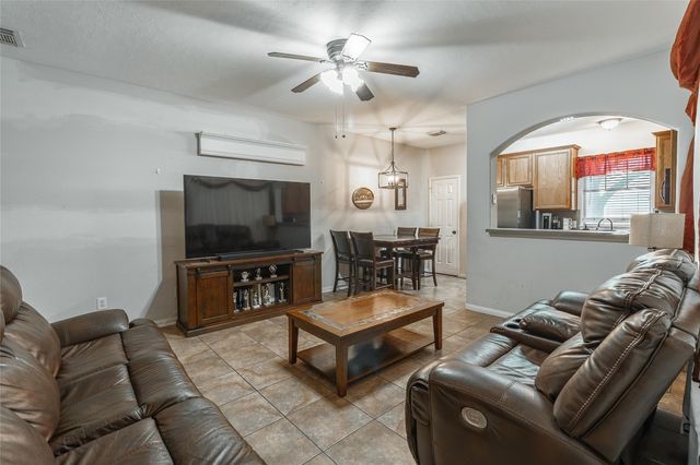1417 Tx-146 S, La Porte, TX 77571
