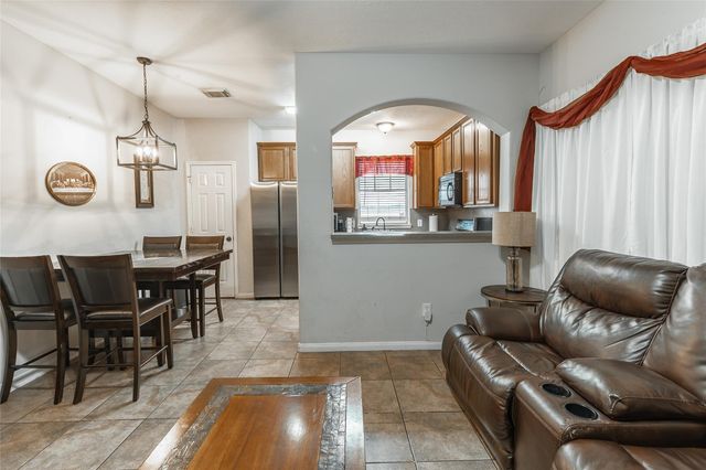 1417 Tx-146 S, La Porte, TX 77571