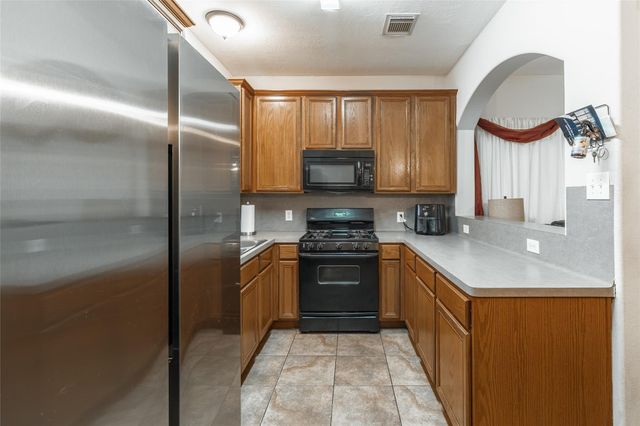 1417 Tx-146 S, La Porte, TX 77571