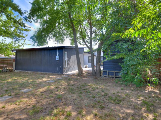 527 E Latimer Court, Tulsa, OK 74106