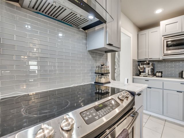 527 E Latimer Court, Tulsa, OK 74106
