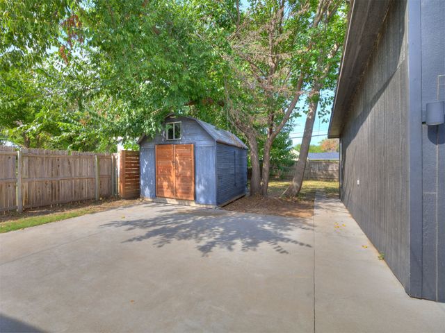 527 E Latimer Court, Tulsa, OK 74106