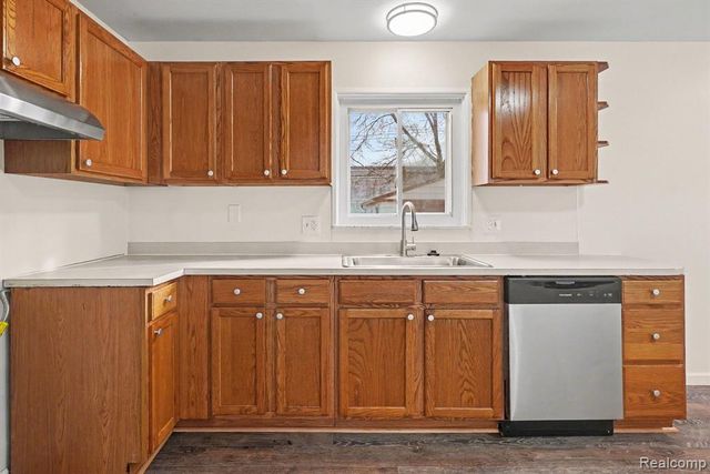 13704 Sherman Avenue, Warren, MI 48089