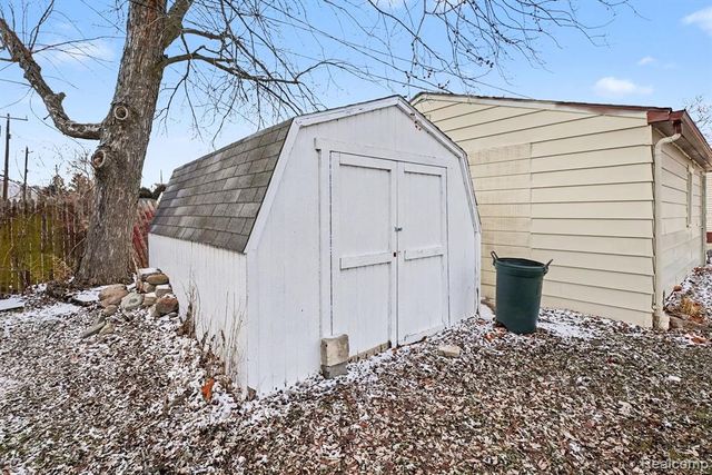 13704 Sherman Avenue, Warren, MI 48089