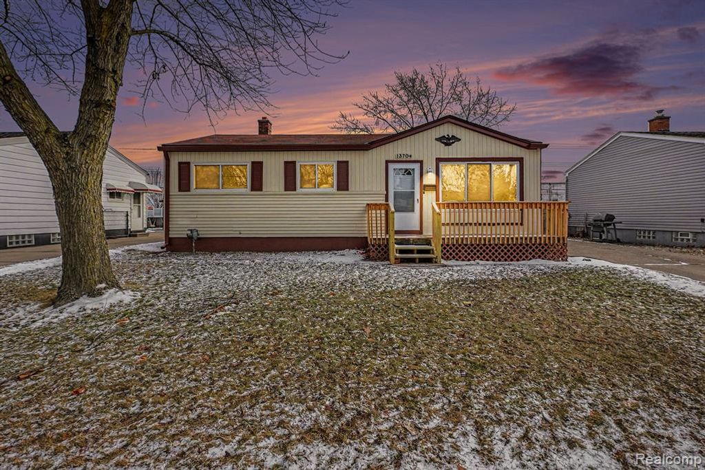 13704 Sherman Avenue, Warren, MI 48089