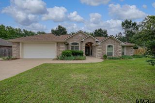 205 Heritage Ct, Lindale, TX 75771