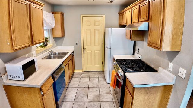 901 Fieldstone Court, Centerton, AR 72719