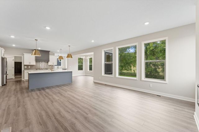7624 22nd Avenue E, Shakopee, MN 55379