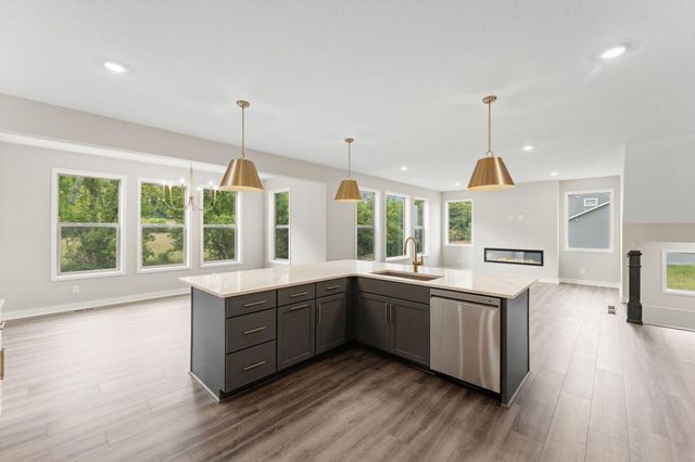 7624 22nd Avenue E, Shakopee, MN 55379